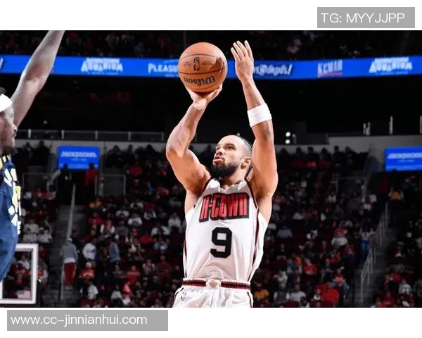 狄龙布鲁克斯勇猛表现24投10中砍下全队最高25分正负值加8助力球队胜利