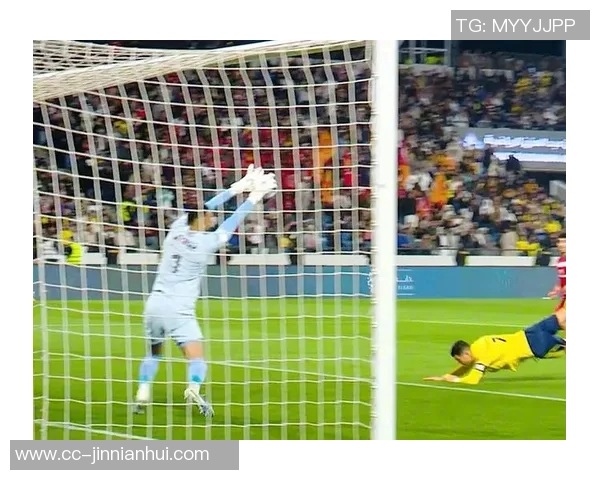 菲利克斯外脚背传球精准C罗鱼跃冲顶遗憾被扑出